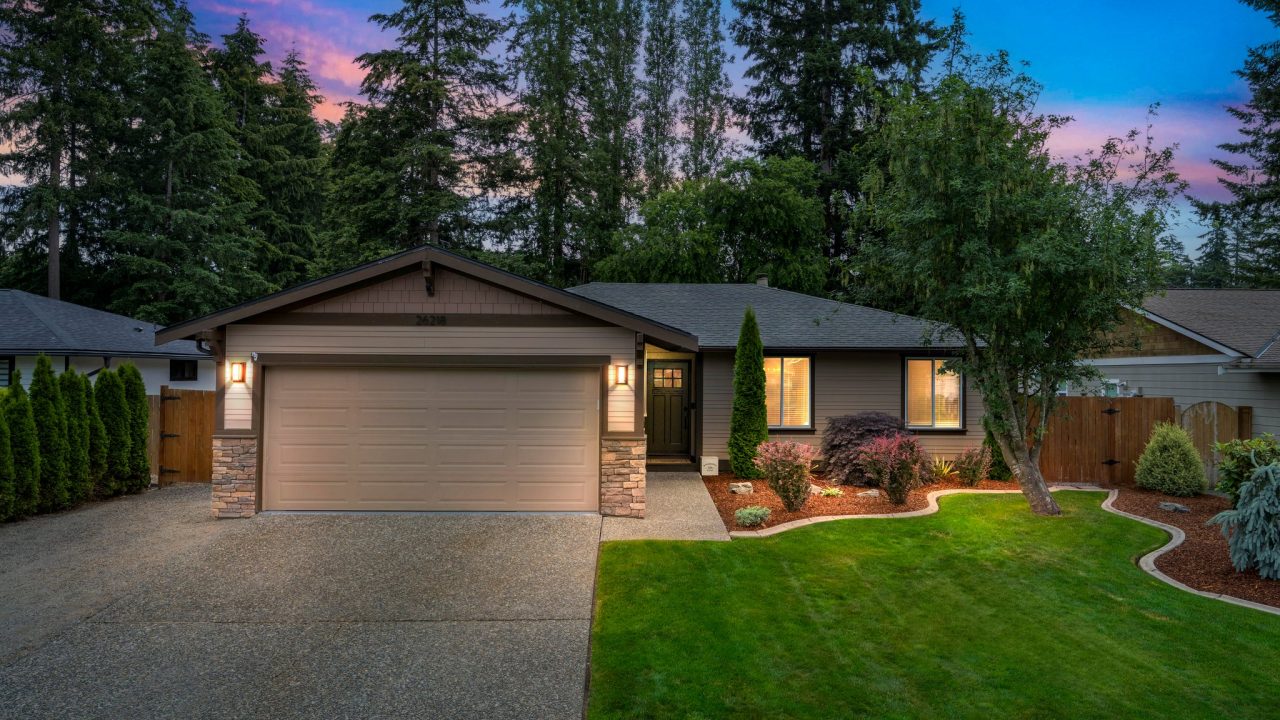 26218 191st Pl SE Covington, WA 98042 charming listing photographed by Kusko photography highlighting the charm of this wonderful home.
